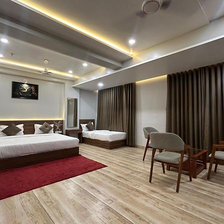 Hotel Holiday Icon Dwarka  Ngoại thất bức ảnh