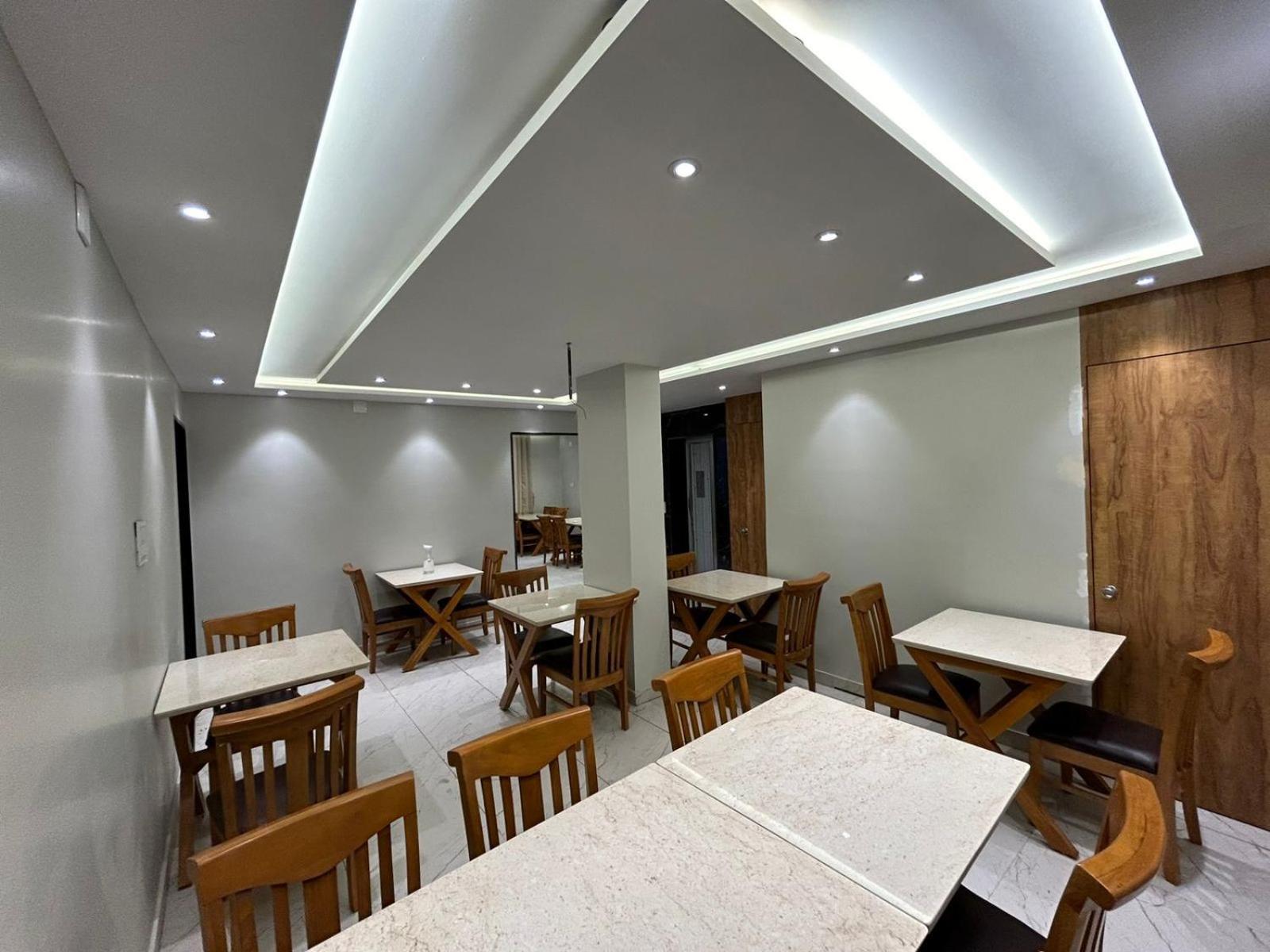 Hotel Holiday Icon Dwarka  Ngoại thất bức ảnh