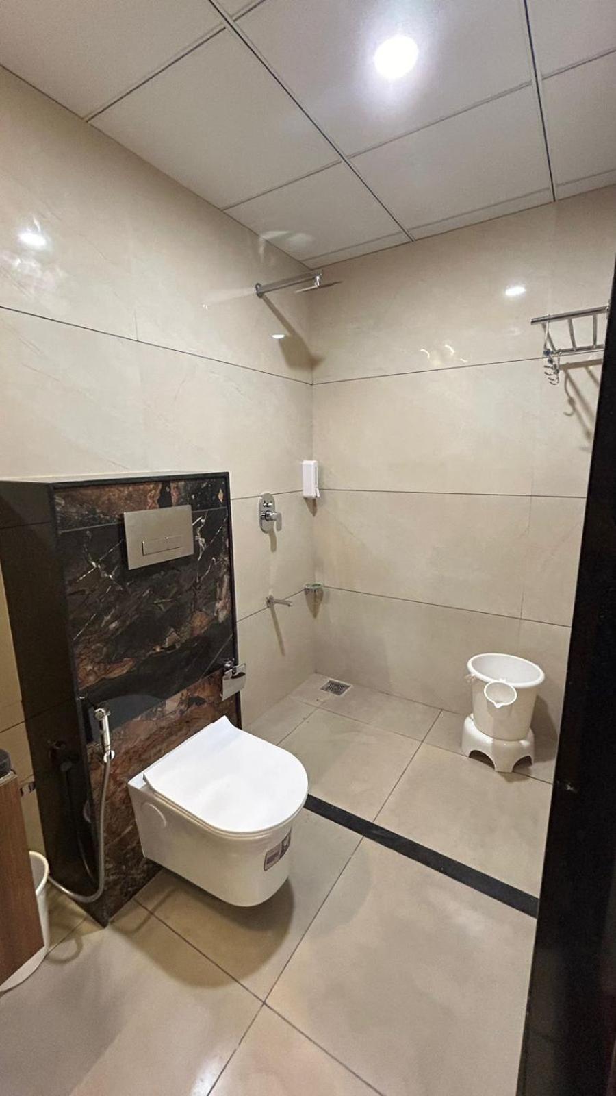 Hotel Holiday Icon Dwarka  Ngoại thất bức ảnh